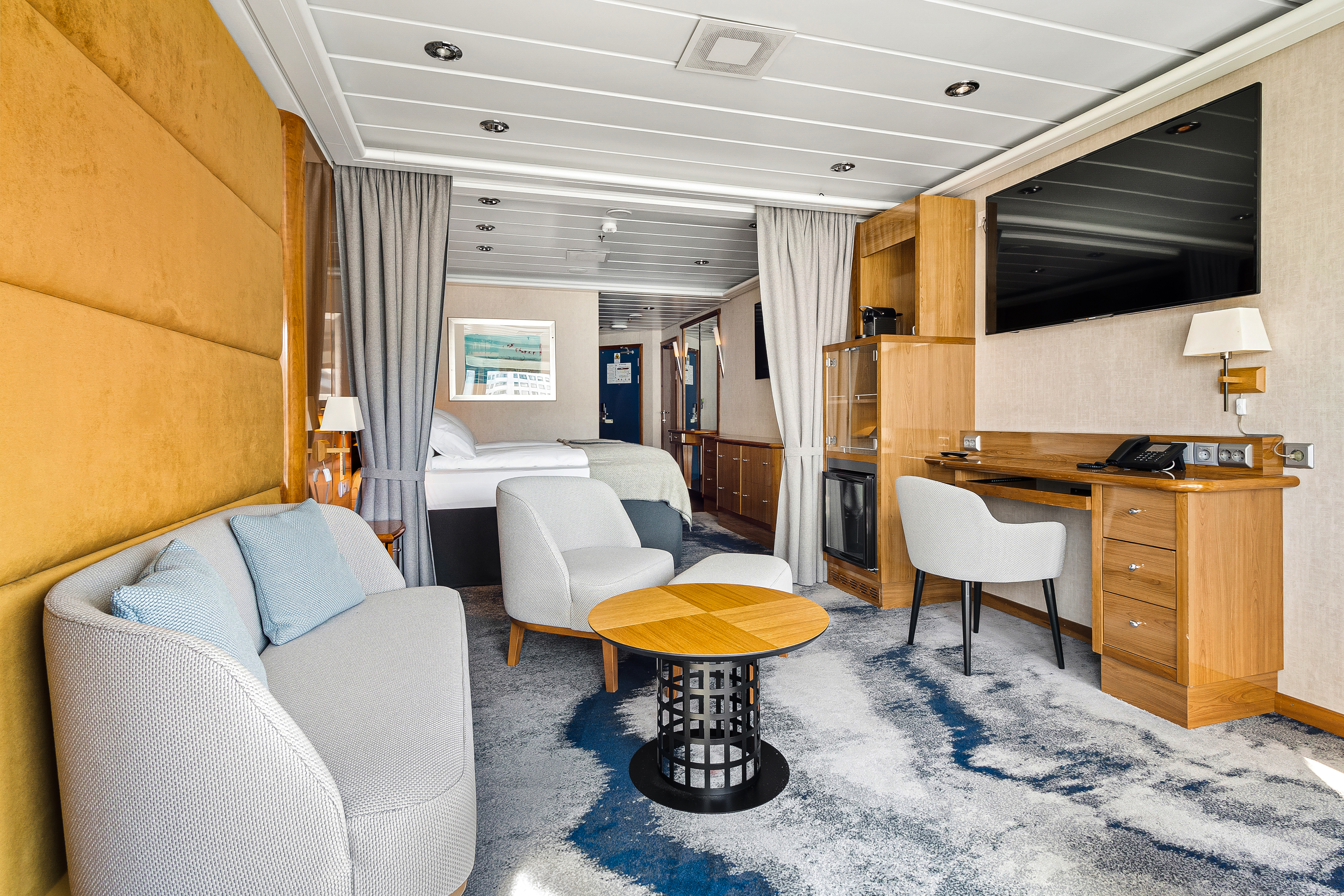 Expedition Suite | Grand Suite on middle or upper deck